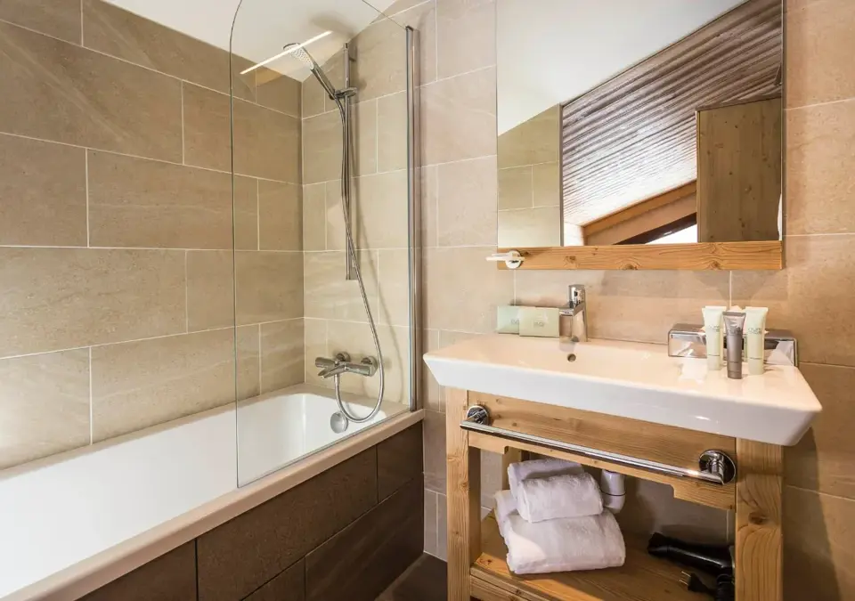 Hotel St Charles-Val Cenis- Duplex suite family view pistes.webp