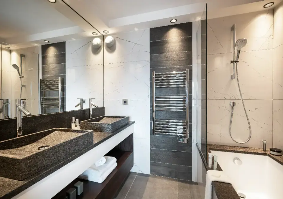 Alpen Lodge-La Rosiere-Typical hotel room (2).webp
