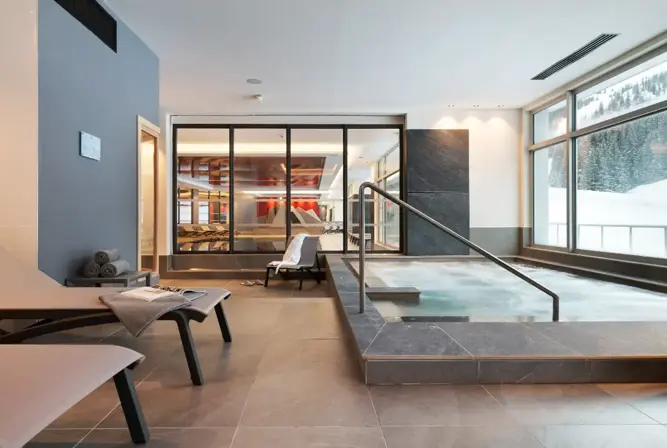 Alhena-Flaine-Hot tub (©Studio-Bergoend).webp