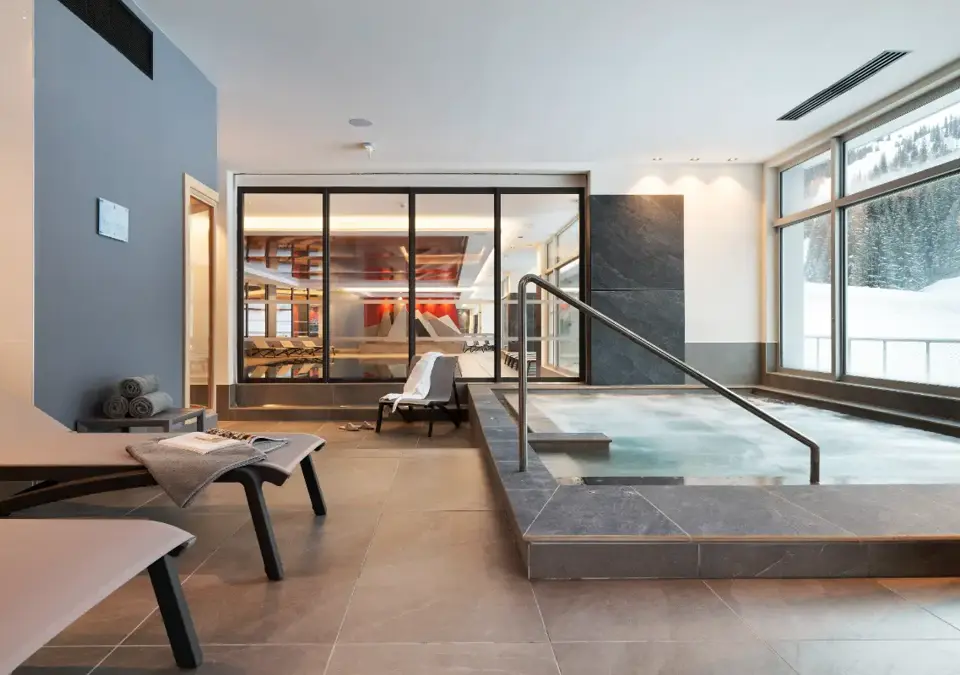 Alhena-Flaine-Hot tub (©Studio-Bergoend).webp