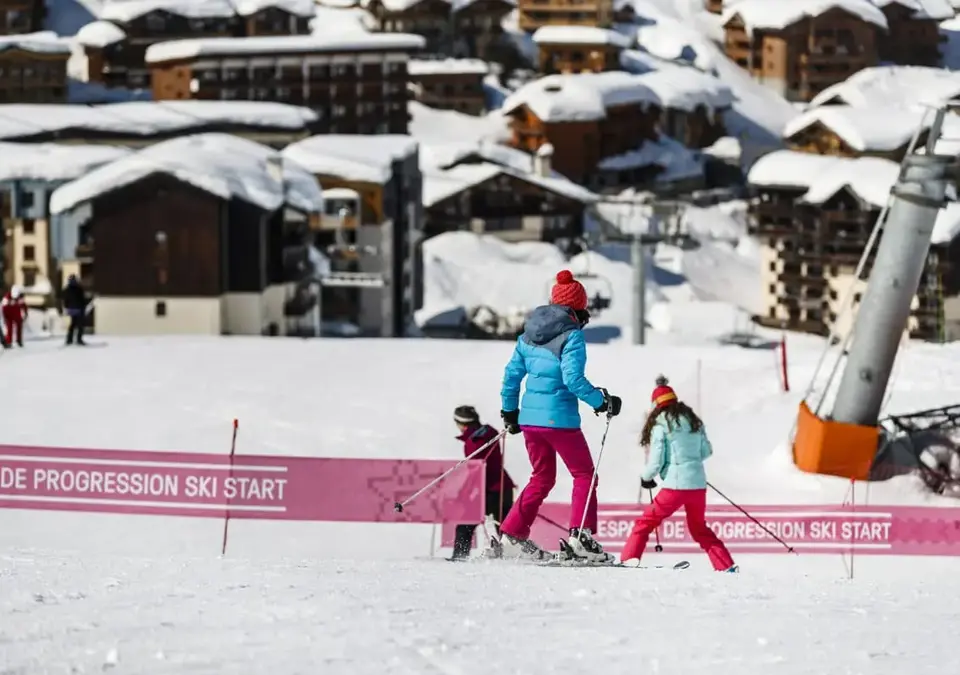 Tignes-Tarentaise-Ski beginners at Le Lac (©STGM).webp
