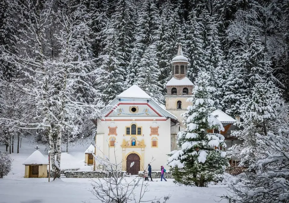 Les Contamines ski resort (1).webp