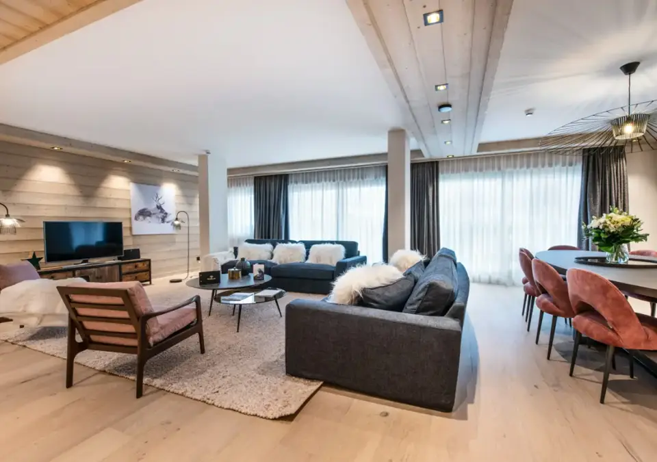 Kula-Courchevel-Manali Lodge (6).webp