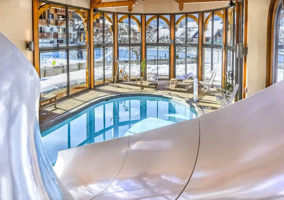 Neige et Roc-Samoens-Indoor pool (2).webp