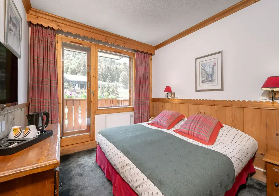 Eterlou-Meribel-chambre_tradition_03 (5).webp