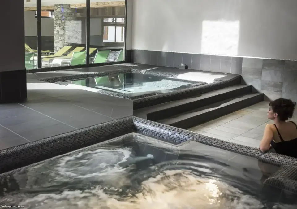 Kalinda-Tignes 1800-Spa-Hot tub.webp