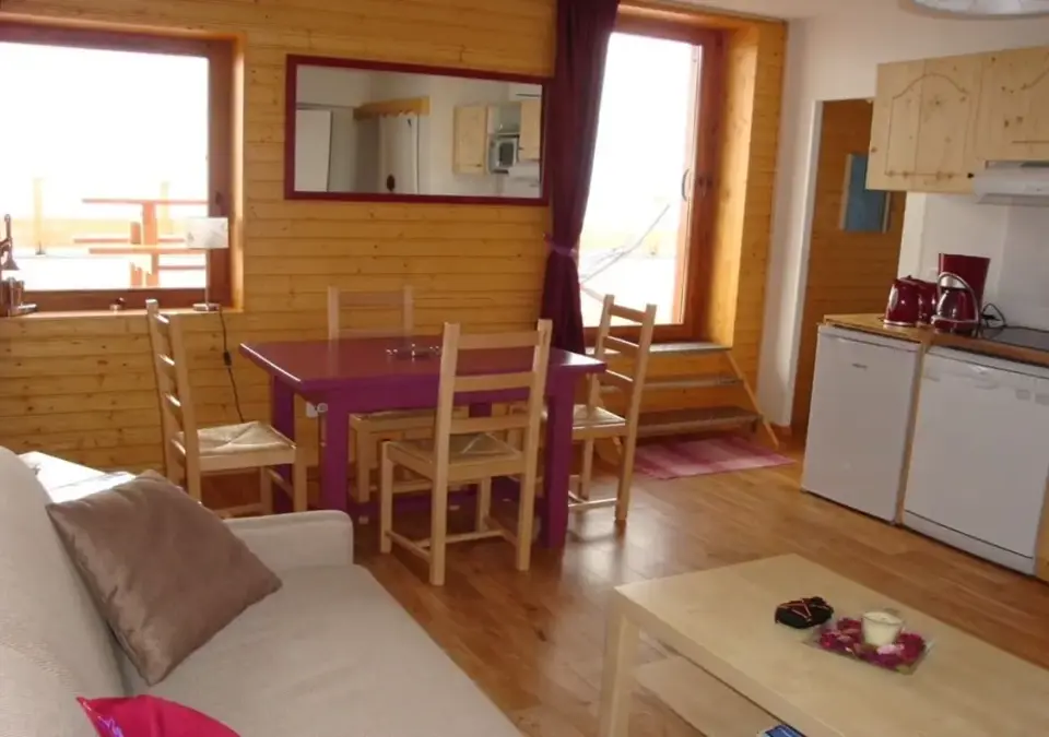 Les Balcons de Recoin-Chamrousse-Typical apartment style (4).webp