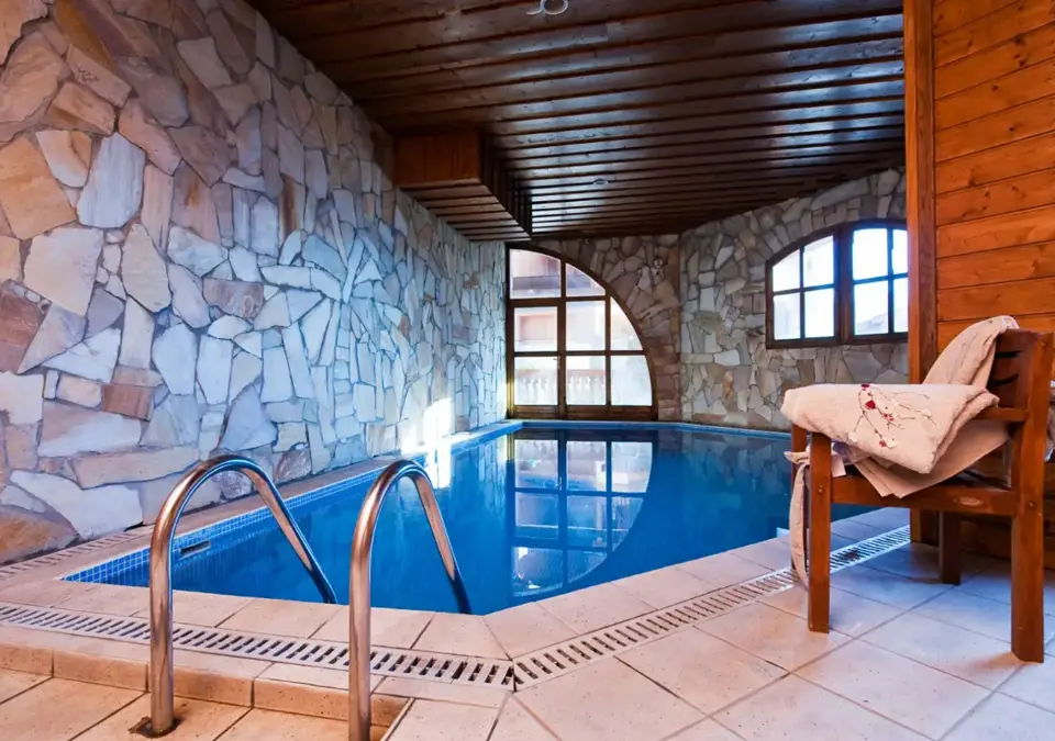 Chalet Altitude-Val Thorens-Indoor pool.webp