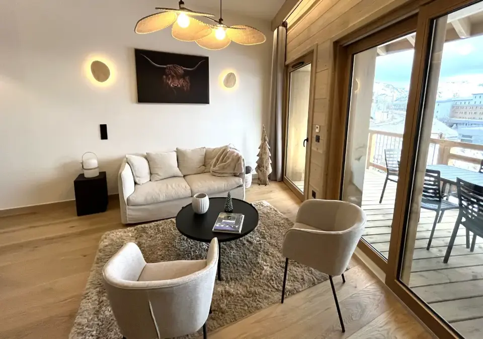 Phoenix-Alpe d'Huez-Typical A building apartments (5).webp