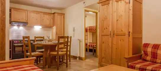 2 bedroom alcove apartment sleeping 5/7 (c.60m2): 