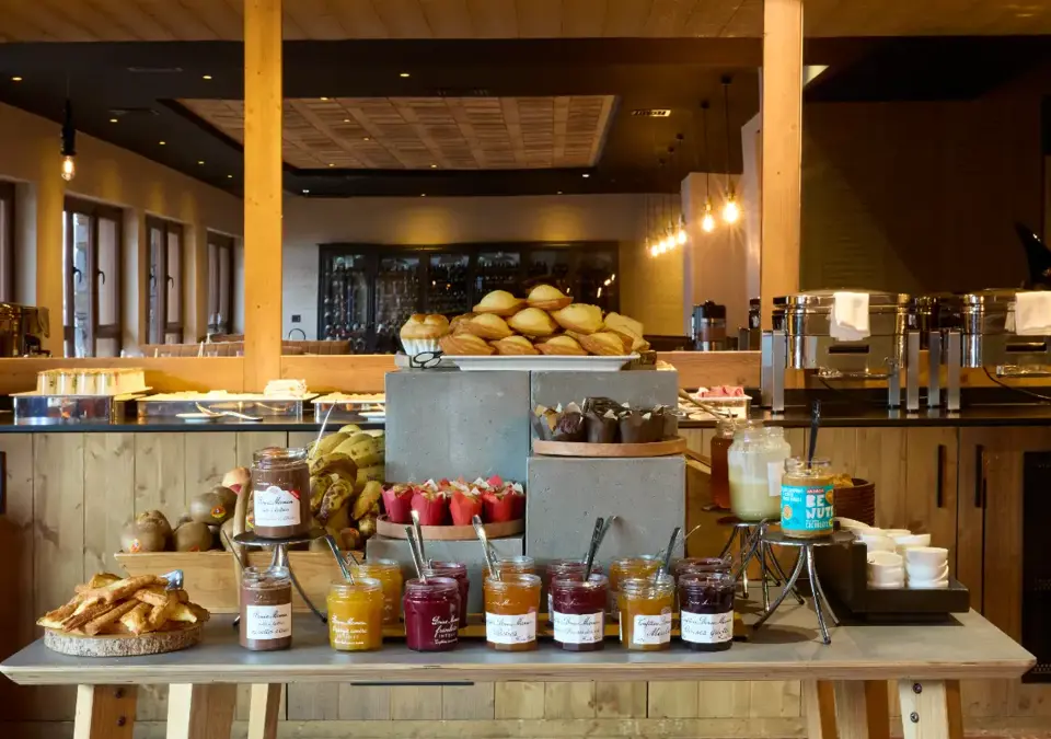 Daria-I Nor-Alpe d'Huez-Breakfast (©Thierry Malty) (1).webp