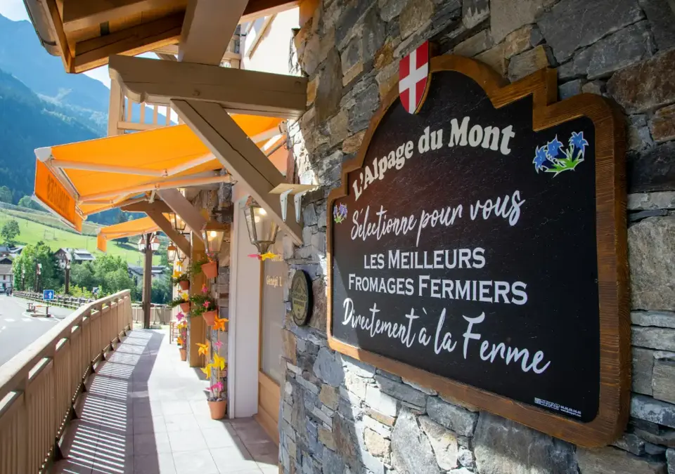 Les Contamines-Village centre (2).webp