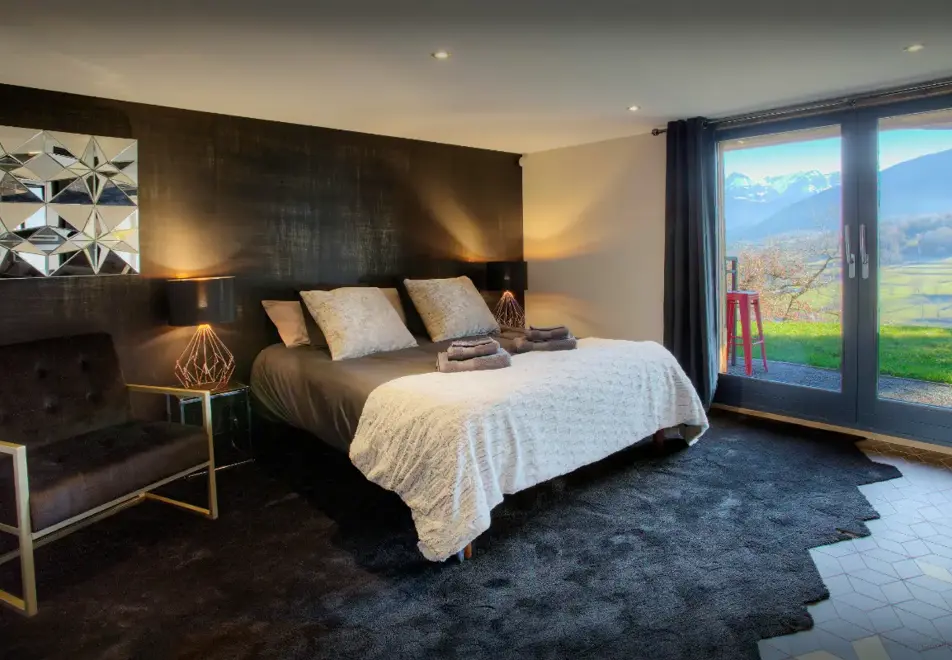 Chalet Kalyssia, Lake Annecy (self catered chalet) - Bedroom