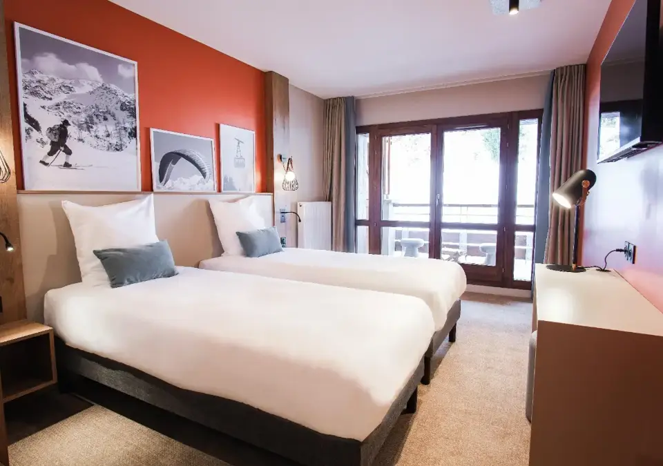 Panorama-Flaine-Typical room (8).webp