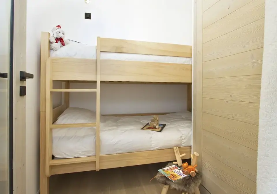 Phoenix-Alpe d'Huez-Typical C building apartments (20).webp