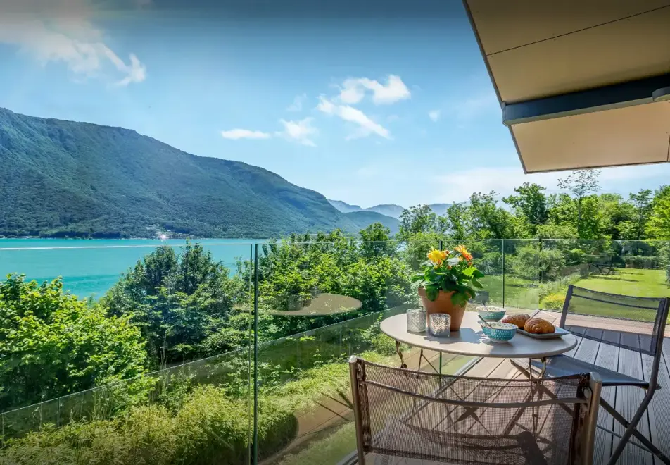 Chalet Lomatika, Lake Annecy (self catered chalet) - Balcony