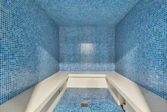Isatis-Chamonix-Steam room.webp