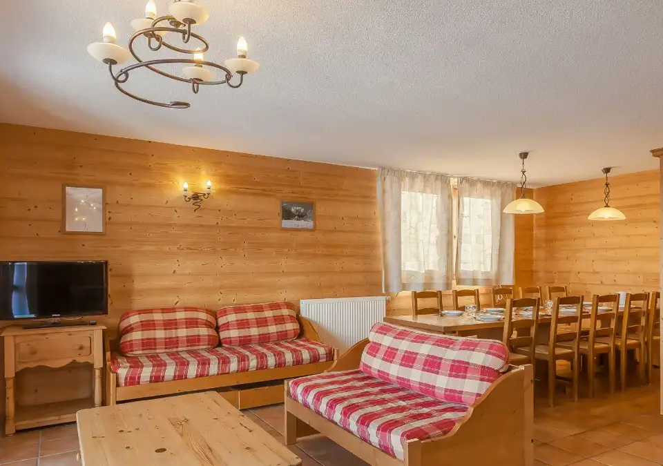 Les Balcons de la Rosiere-Typical 8-10 (3).webp