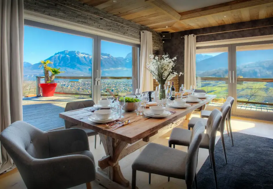 Chalet Kalyssia, Lake Annecy (self catered chalet) - Dining area