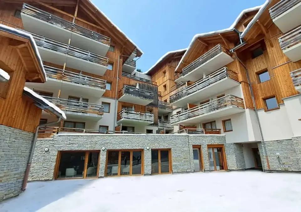 Le Crystal-Vaujany (1).webp