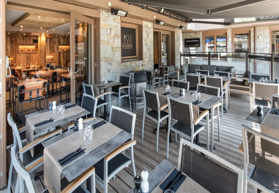 Annapurna, Les Gets (self catered apartments) - La Vina restaurant