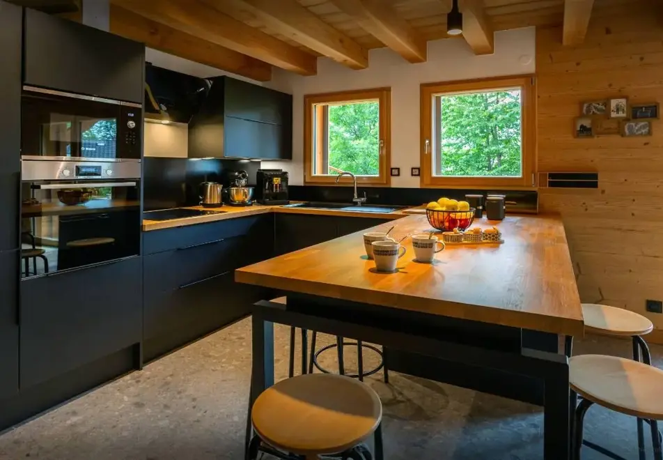 Chalet Lezopea, Samoens (self catered chalet) - Kitchen