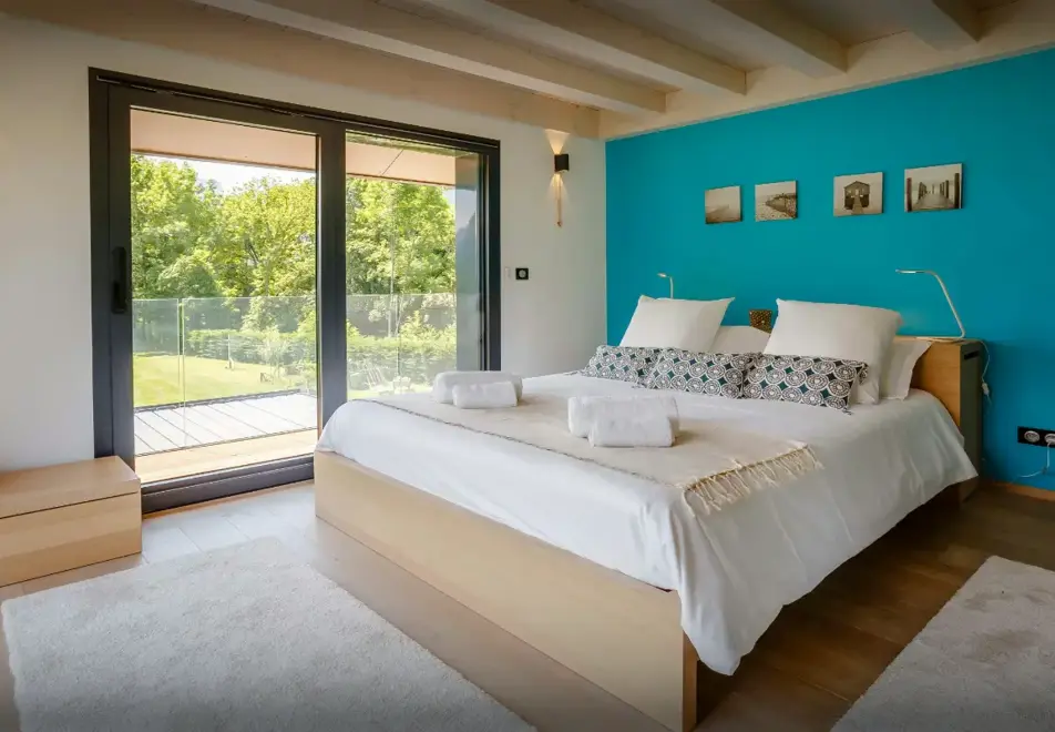 Chalet Lomatika, Lake Annecy (self catered chalet) - Bedroom