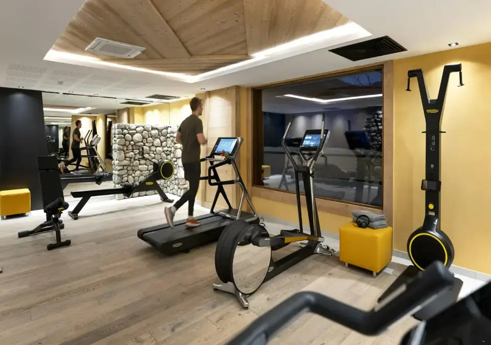 Akoya-Valmorel-Fitness room (©studio-bergoend).webp