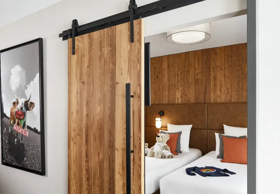 Ecrin Blanc, Courchevel 1650 (hotel) - Typical family suite style