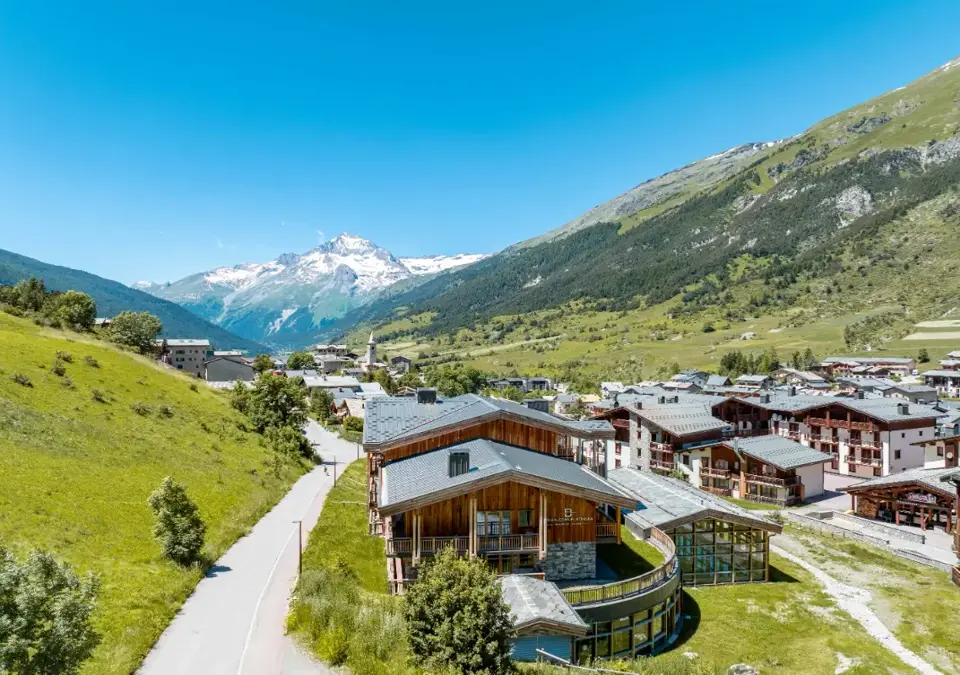 SUMMER-Les Balcons Platinium-Val Cenis-Exterior.webp