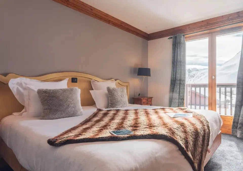 Les Suites du Montana-Tignes-Typical confort room  (©Norman Giry).webp