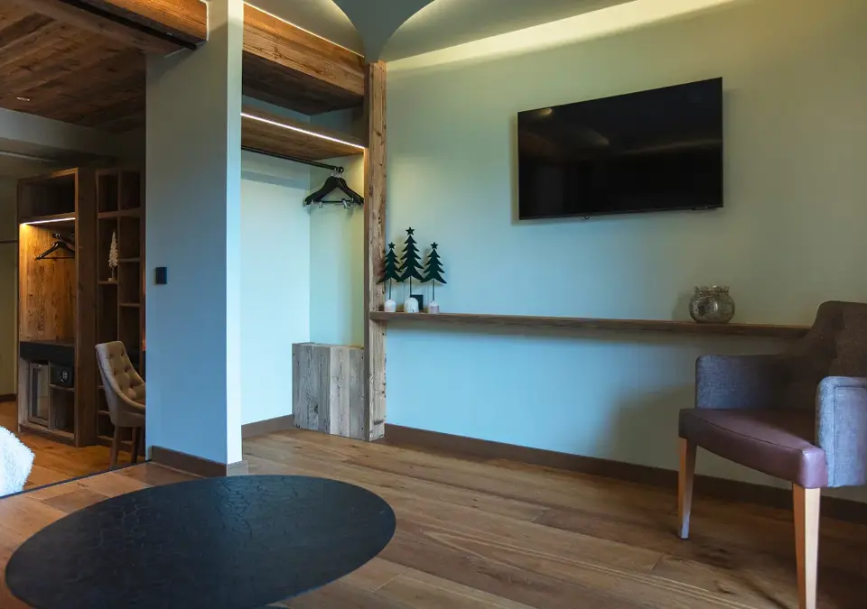 Hotel Beauregard-La Clusaz-Junior suite (matthieu-cellard) (1).webp