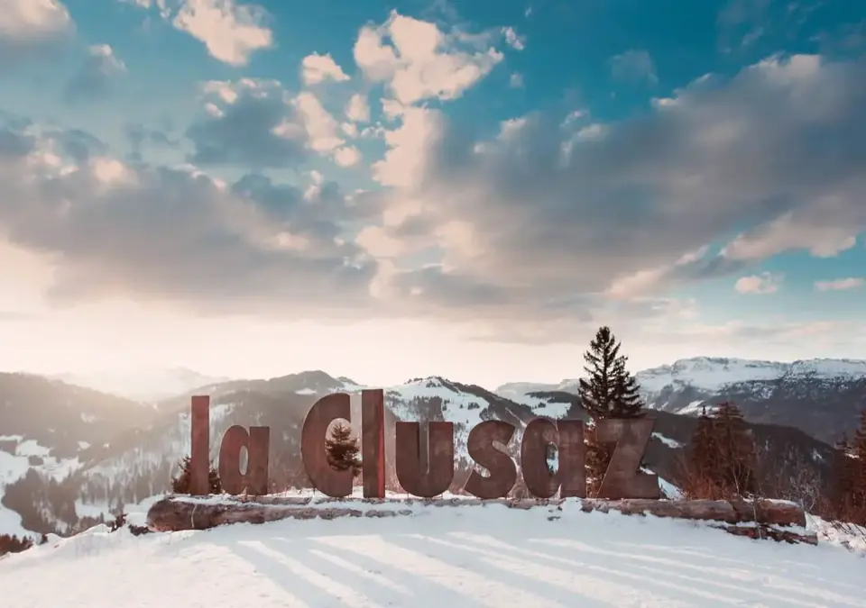 La Clusaz sign (©Céline Ducrettet).webp