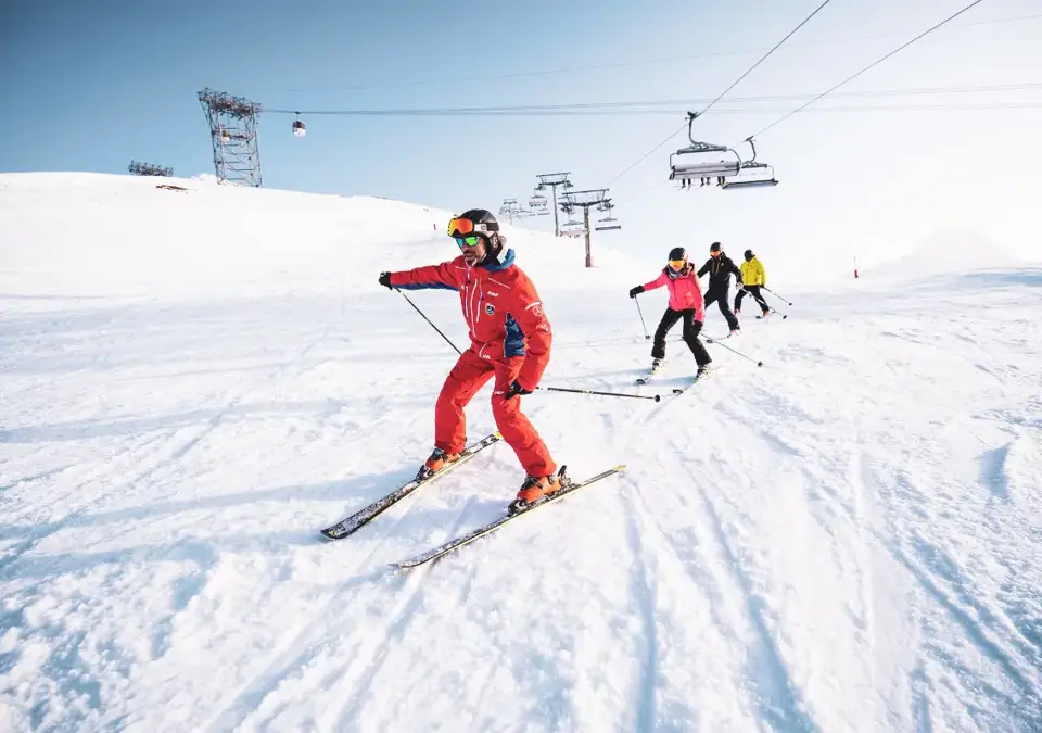 Les Deux Alpes ESF lessons.webp