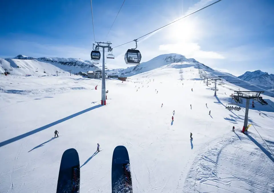 Les Deux Alpes Belle Etoile gondola (©Pyrène Duffau) (1).webp