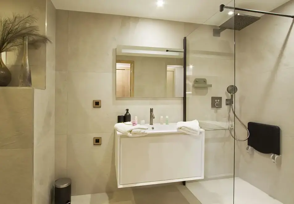 Phoenix A, Alpe d'Huez (self catered apartments) - Typical apartment style