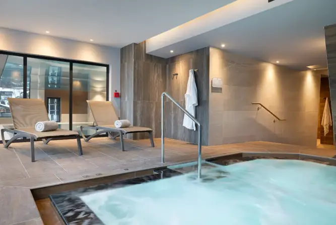 Laska-Les Contamines-Hot tub (©StudioBergoend).webp