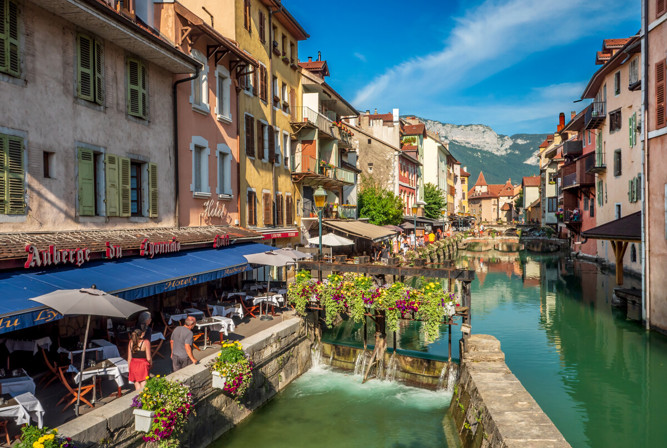 Lake Annecy (7).JPG