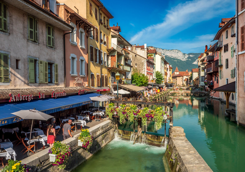 Lake Annecy (7).JPG
