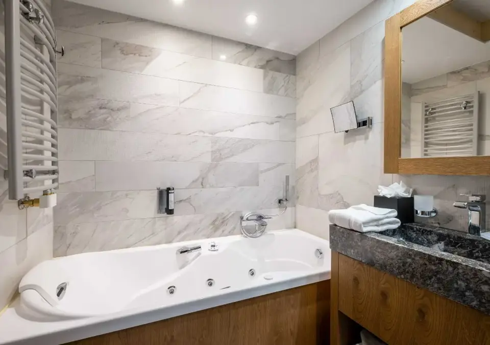 Alparena-2 bed superior apt (©JFD) (4).webp