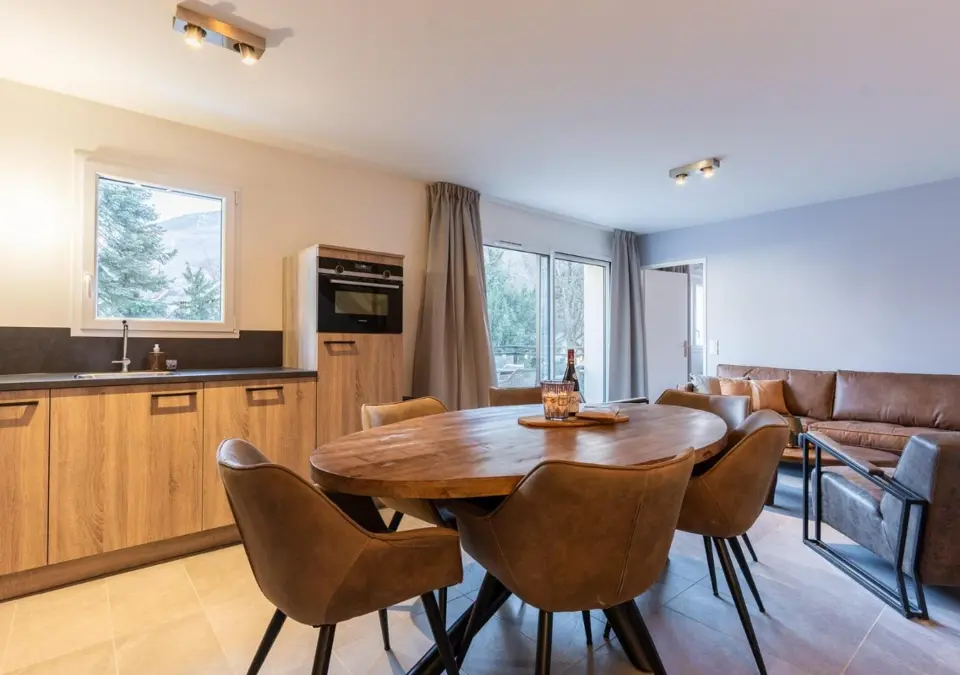 Meri-Bellcombe-Brides les Bains-Typical 3 bed 6 duplex (1).webp