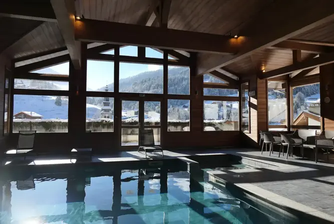 Les Grandes Alpes-La Clusaz-Indoor pool (killian-faure).webp