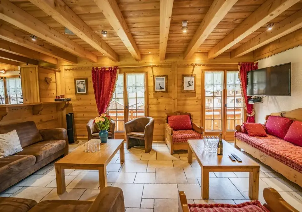 Chalet Le Refuge-Chatel-Lounge (2).webp