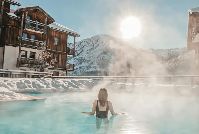 Hameau des Airelles-Montgenevre-Outdoor pool (©TimArnold) (3).webp