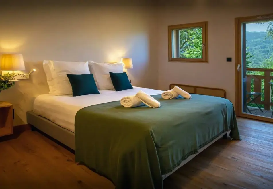 Chalet Lezopea, Samoens (self catered chalet) - Bedroom