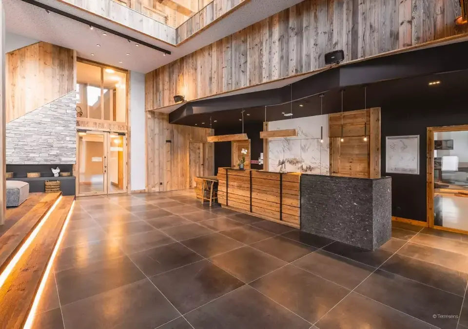 l'Eclat des Veriaz-Megeve-Reception lounge (1).webp