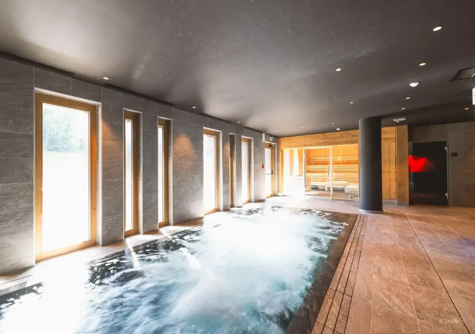 l'Eclat des Veriaz-Megeve-Hot tub (1).webp