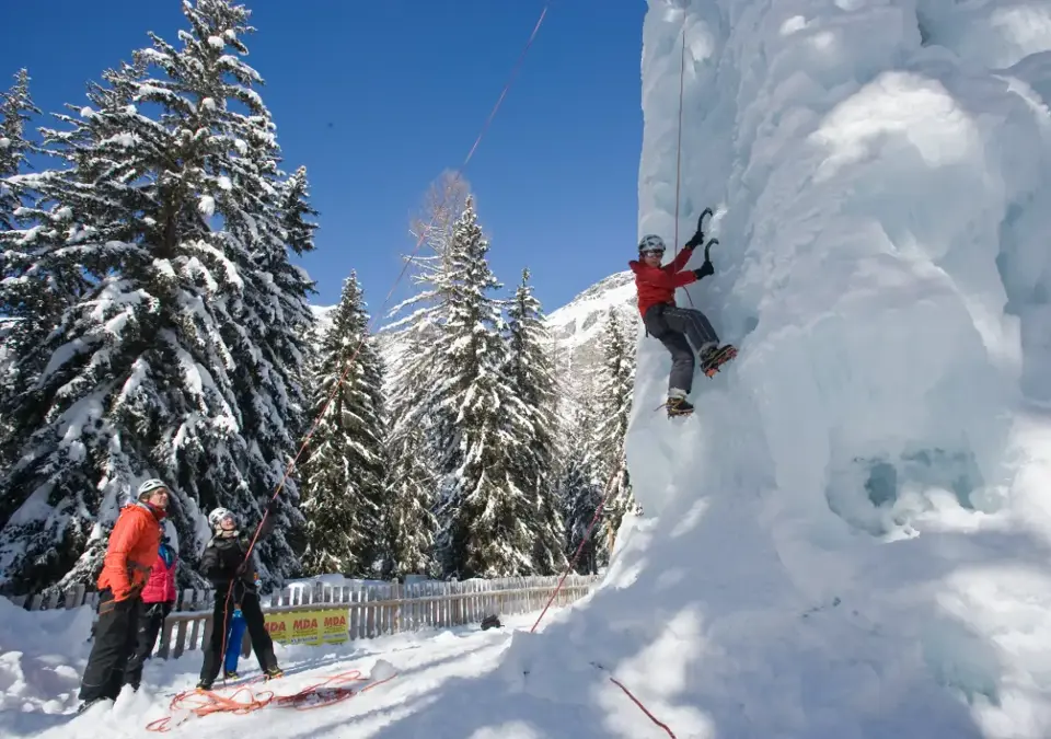 Champagny ice climbing tower.webp