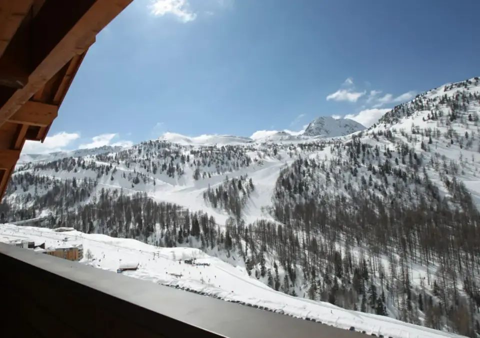 Isola 2000 skiing (3).webp