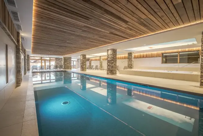 Sky-La Rosiere-Indoor heated pool.webp